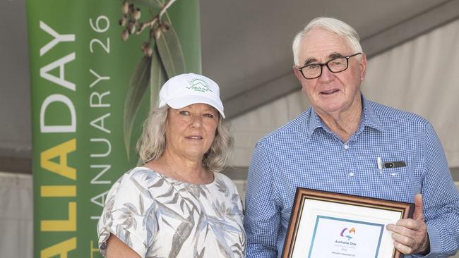 Toowoomba Community Event winner Hike to Heal Australia, Linda Barton and TRC Mayor Paul Antonio. Australia Day celebrations at Picnic Point in Toowoomba. Thursday, January 26, 2023. Picture: Nev Madsen.