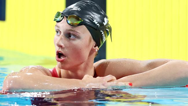 SMETHWICK, ENGLAND - AUGUST 01: Summer McIntosh of Team Canada celebrates after winning gold in the Women's 200m Individual Medley Final on day four of the Birmingham 2022 Commonwealth Games at Sandwell Aquatics Centre on August 01, 2022 on the Smethwick, England. (Photo by Clive Brunskill/Getty Images)