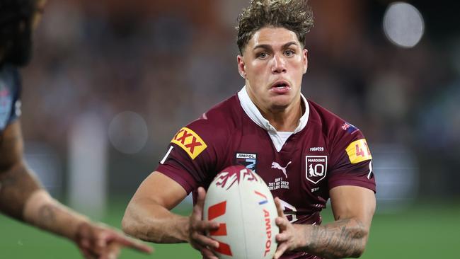 ADELAIDE, AUSTRALIA - MAY 31:  Reece Walsh of the Maroons runs with the ball during game one of the 2023 State of Origin series between the Queensland Maroons and New South Wales Blues at Adelaide Oval on May 31, 2023 in Adelaide, Australia. (Photo by Mark Kolbe/Getty Images)