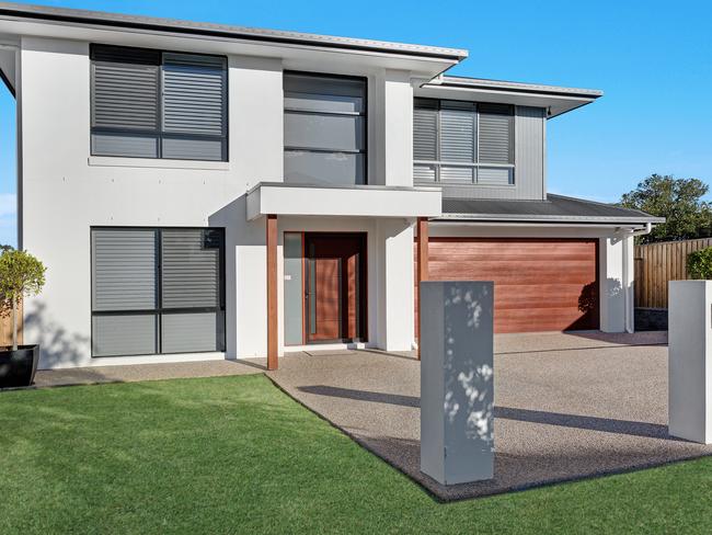 QUEST realestate. 12 Sovereign Drive Bridgeman Downs. Northside Chronicle.