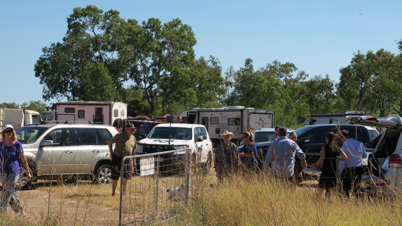 A crowd on locals, tourists and bidders had gathered to see the auction.