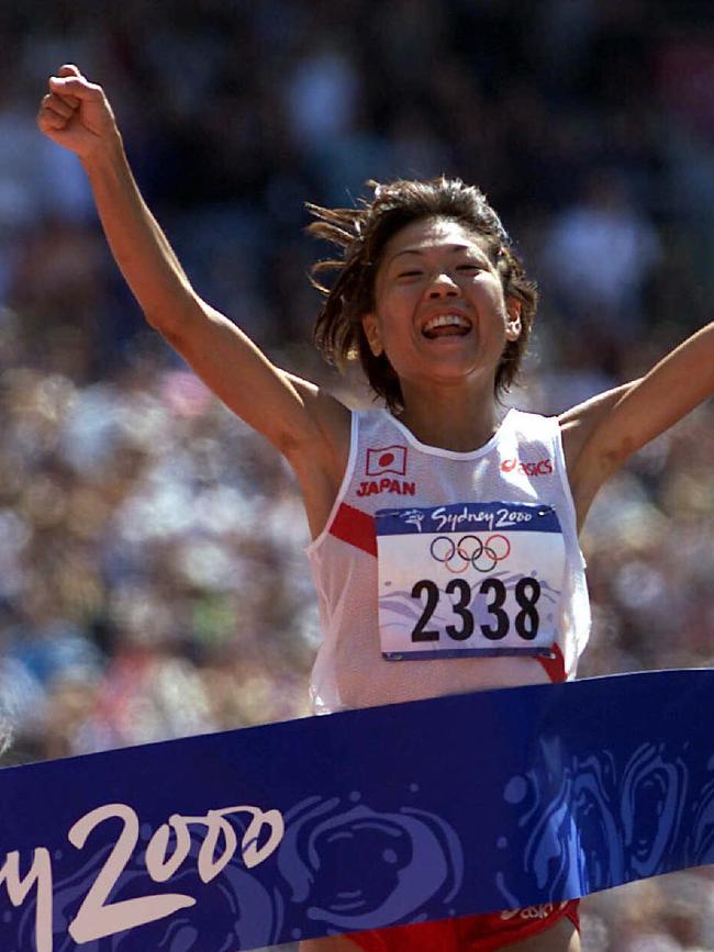 Naoko Takahashi crossed the finish line first for Japan.