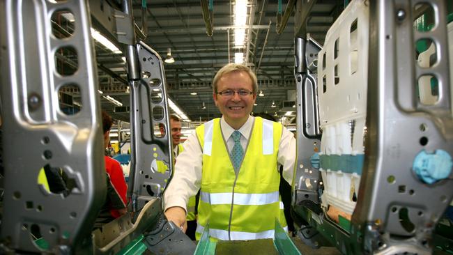 Kevin Rudd, pretending he’s familiar with manual labour.