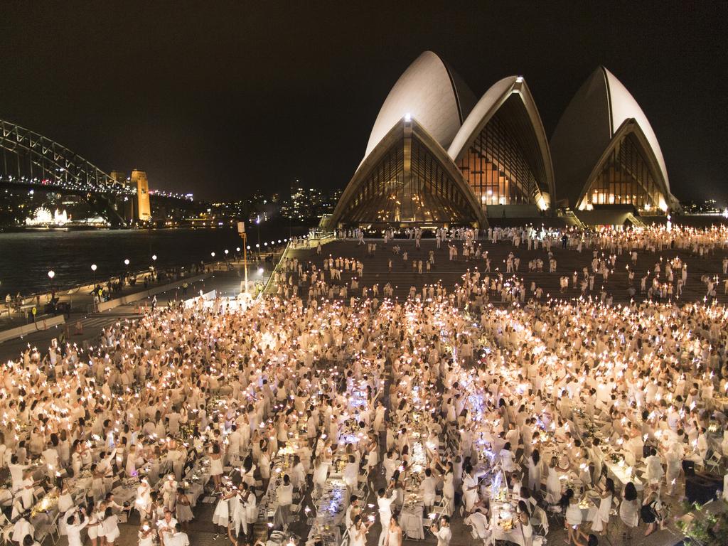 A past Le Dinér en Blanc event at the Sydney Opera House. Picture: Thomas Stewart