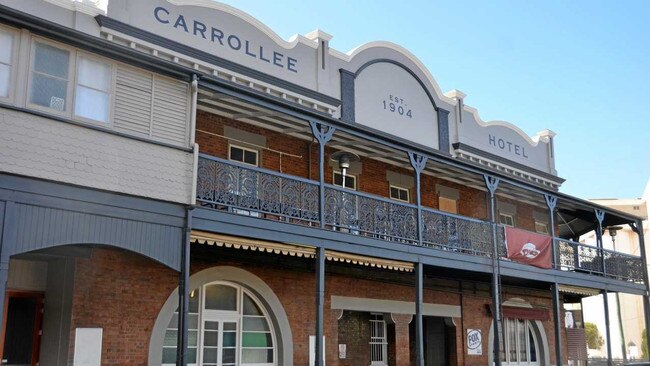 Police prosecutor Lisa Manns said on March 3, 2023 Murray entered Super Cellars Kingaroy, inside the Carrollee Hotel, at 1.30pm.