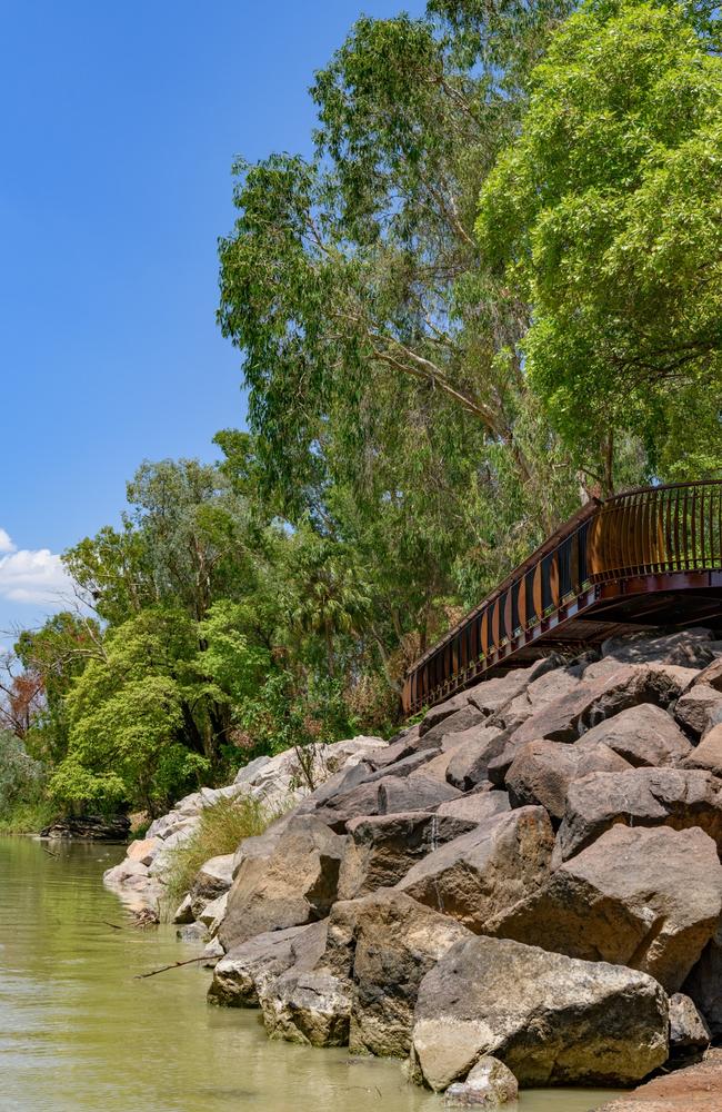 The new viwing platform at Cahills Crossing in Kakadu National Park.