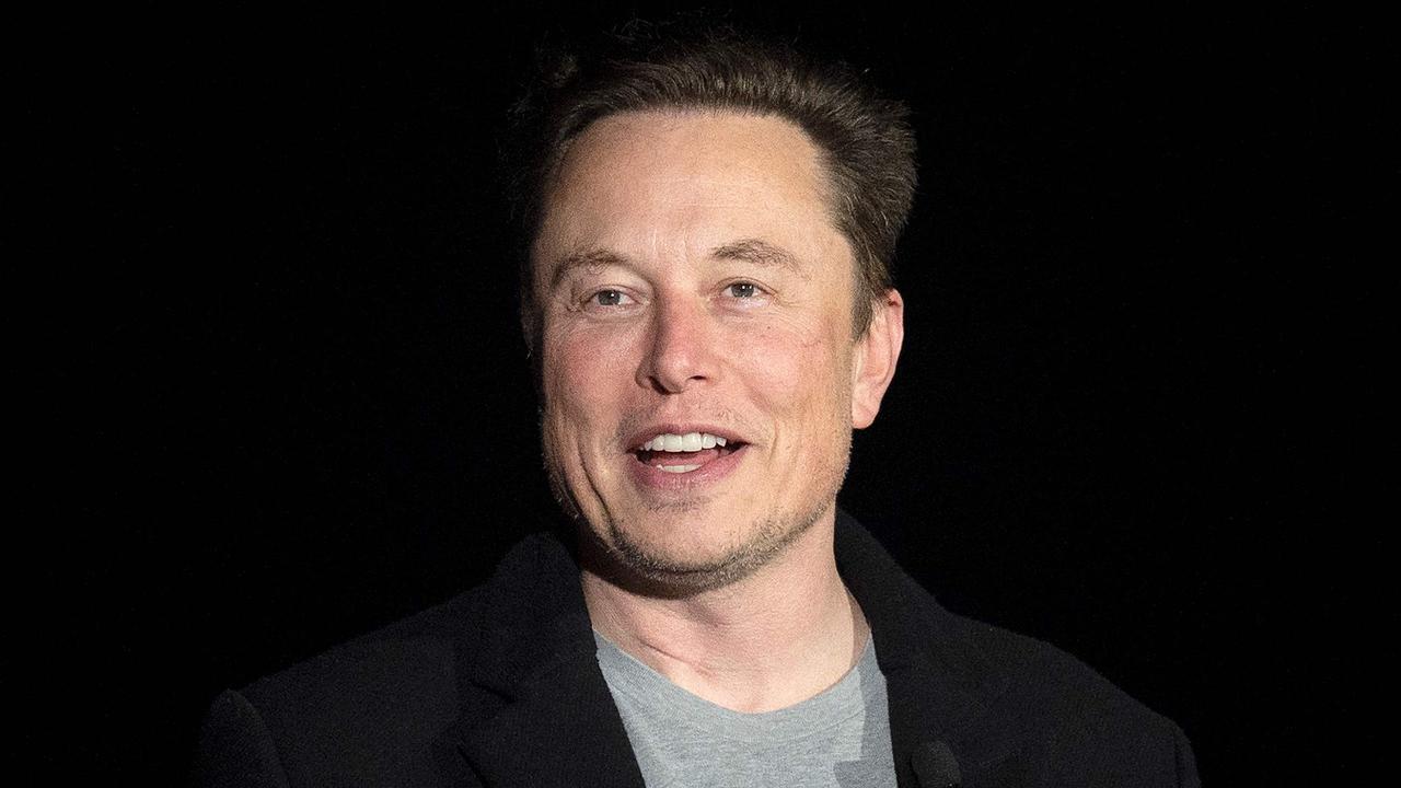 Elon Musk se plaint de la suppression de la fonction de bruit de péter des voitures Tesla lors d’un rappel aux États-Unis