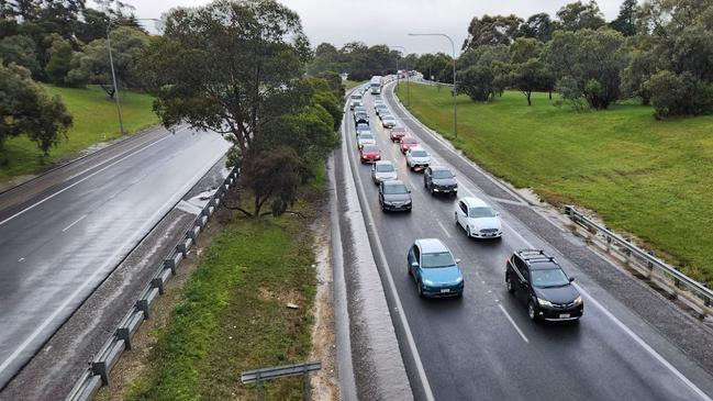 Traffic on the South Eastern Freeway, looking back towards Mount Barker.