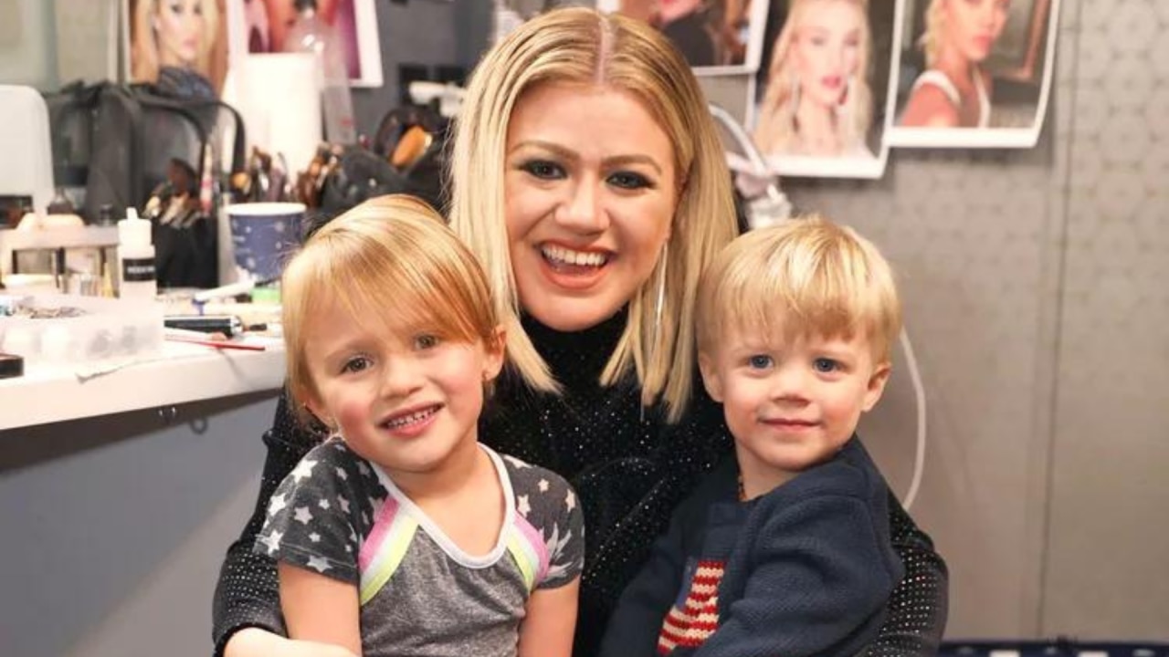 Kelly Clarkson admitted she spanks her children if they misbehave - OK!  Magazine