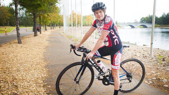 Deaf athlete Melinda Vernon has risen from a rank in the 300s to 92nd in the world after a stellar triathlon competition season spent overseas.