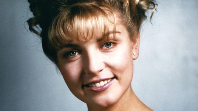 UNITED STATES - MARCH 22:  TWIN PEAKS - Pilot - Season One - 3/22/1990, Homecoming queen Laura Palmer (Sheryl Lee, pictured) is found dead, washed up on a riverbank wrapped in plastic sheeting. FBI Special Agent Dale Cooper is called in to work with local Sheriff Harry S.Truman in the investigation of the gruesome murder in the small Northwestern town of Twin Peaks. ,  (Photo by ABC Photo Archives/ABC via Getty Images)