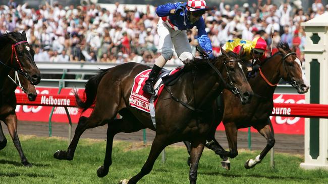 Glen Boss wins his third Melbourne Cup on Makybe Diva in 2005.