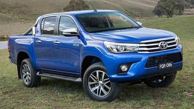 2015 Toyota HiLux revealed