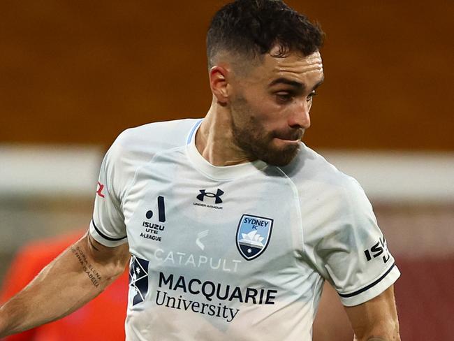 BRISBANE, AUSTRALIA - NOVEMBER 01: Anthony Caceres of Sydney FC in action during the round three A-League Men match between Brisbane Roar and Sydney FC at Suncorp Stadium, on November 01, 2024, in Brisbane, Australia. (Photo by Chris Hyde/Getty Images)