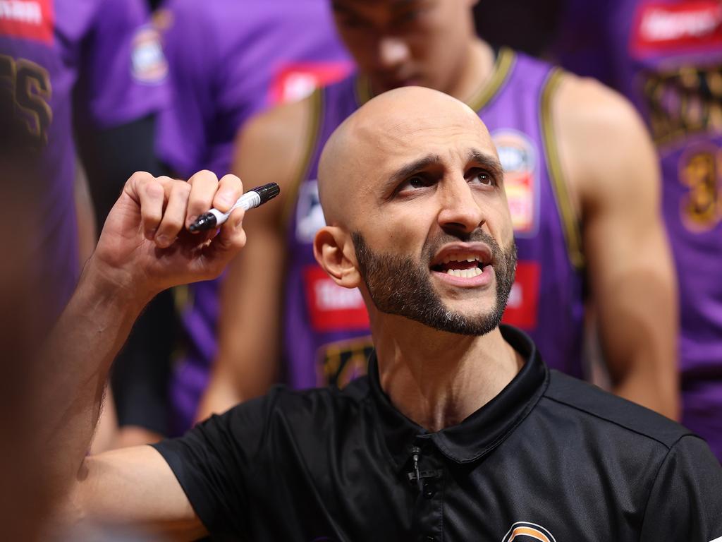 Mahmoud Abdelfattah sacked by Sydney Kings after one NBL season as coach |  CODE Sports