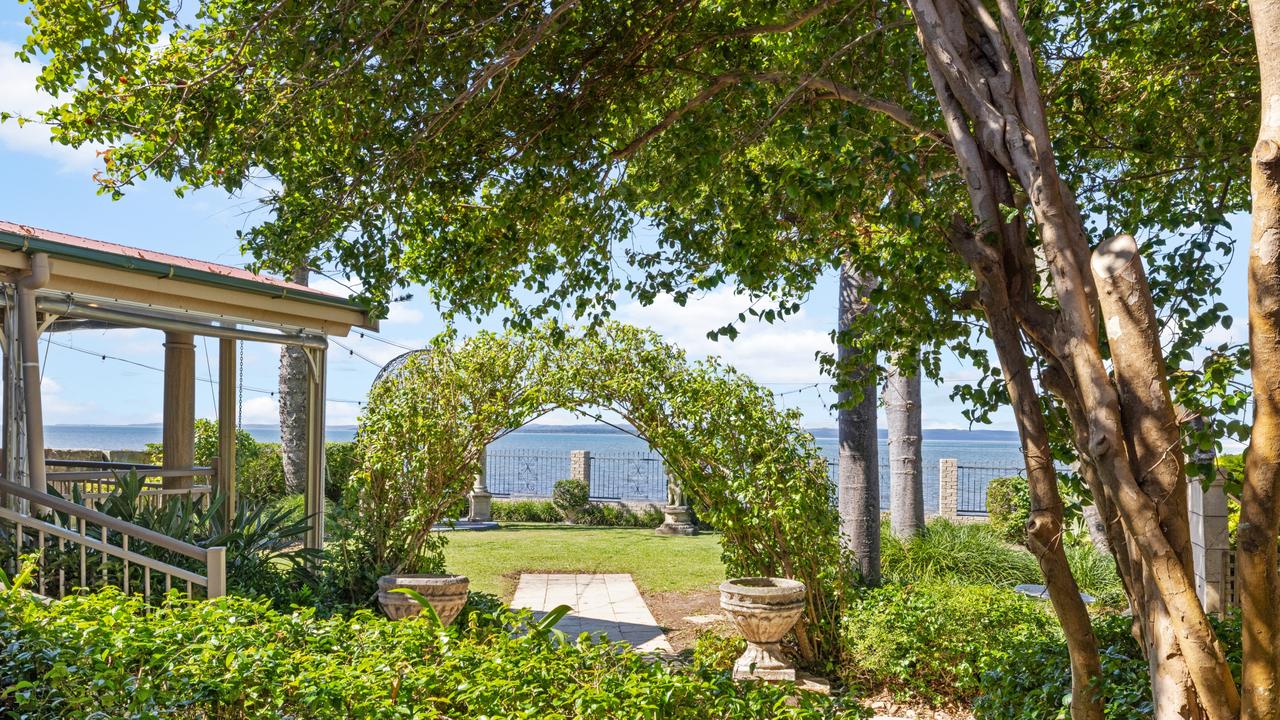 Historic waterfront courthouse property to be auctioned