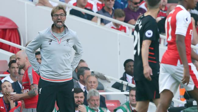 Liverpool manager Jurgen Klopp shouts orders.