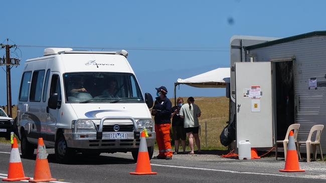 The Glenelg River Road border checkpoint, between Mount Gambier and Nelson returned on Friday night. Picture: Jessica Ball