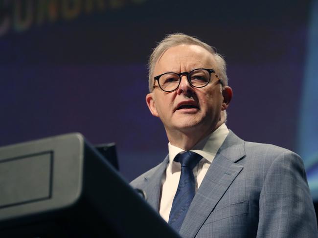 MELBOURNE, AUSTRALIA - NewsWire Photos, NOVEMBER 21, 2022. The Prime Minister, Anthony Albanese,  delivers a speech at the International Trade Union Confederation World Congress in Melbourne. Picture: NCA NewsWire / David Crosling