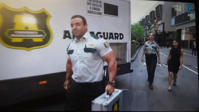 “Hulk” security guard delivers Brownlow votes.