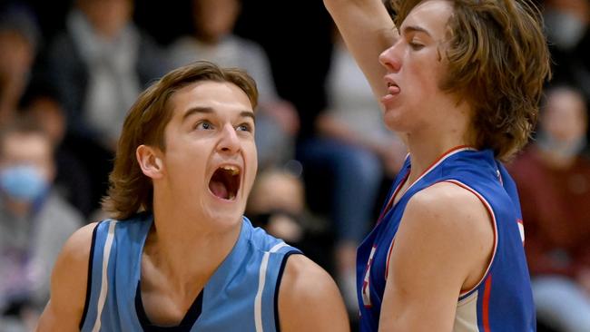 Basketball SA Junior District Grand Finals at the Lights Community and Sports Centre – U16s Sturt V Central Districts. Picture: Naomi Jellicoe