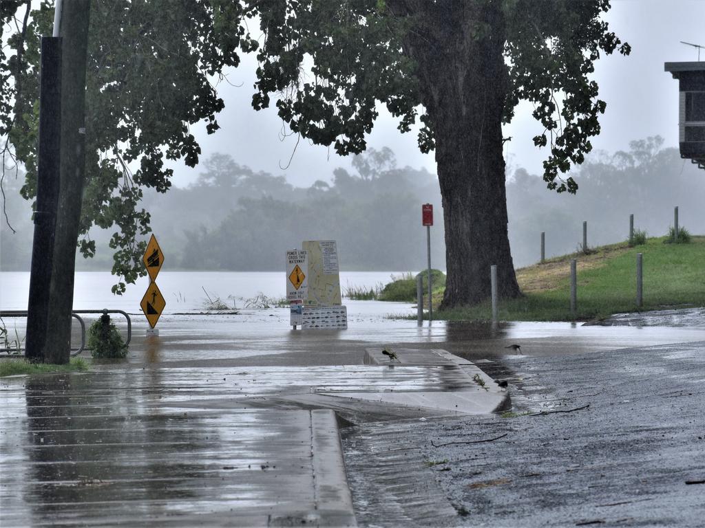 The Clarence River exceeded the 2.1m minor flood level at Grafton in the early afternoon on Wednesday, 16th December, 2020. Photo Bill North / The Daily Examiner