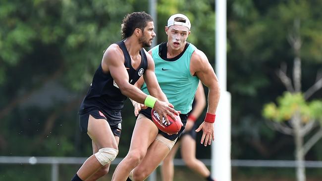 Patrick Cripss chases Sam Petrevski-Seton. Picture: Patrick Woods