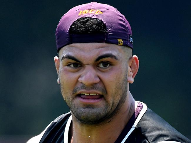 BRISBANE, AUSTRALIA - DECEMBER 07: David Fifita of the Broncos breaks away from the defence during a joint training session with the Queensland Reds and the Brisbane Broncos at Red Hill on December 07, 2019 in Brisbane, Australia. (Photo by Bradley Kanaris/Getty Images)