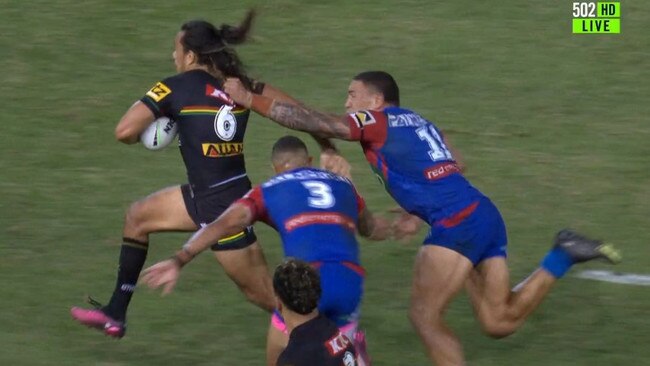 Frizell was penalised for a hair pull. Photo: Fox Sports