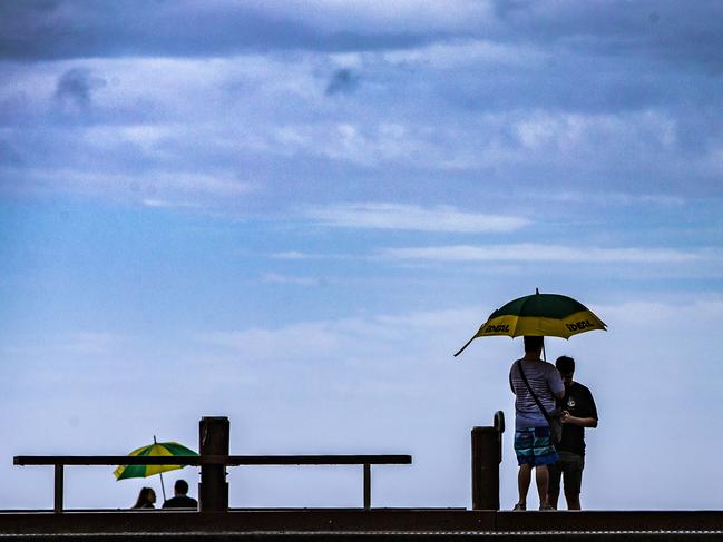 Gold Coast wet weather.Broadbeach.Picture: NIGEL HALLETT