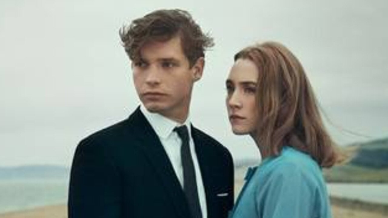 Saoirse Ronan and Billy Howle in On Chesil Beach (2018)