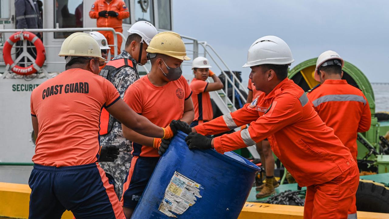 Race to avoid ‘environmental catastrophe’ from oil spill | The Australian