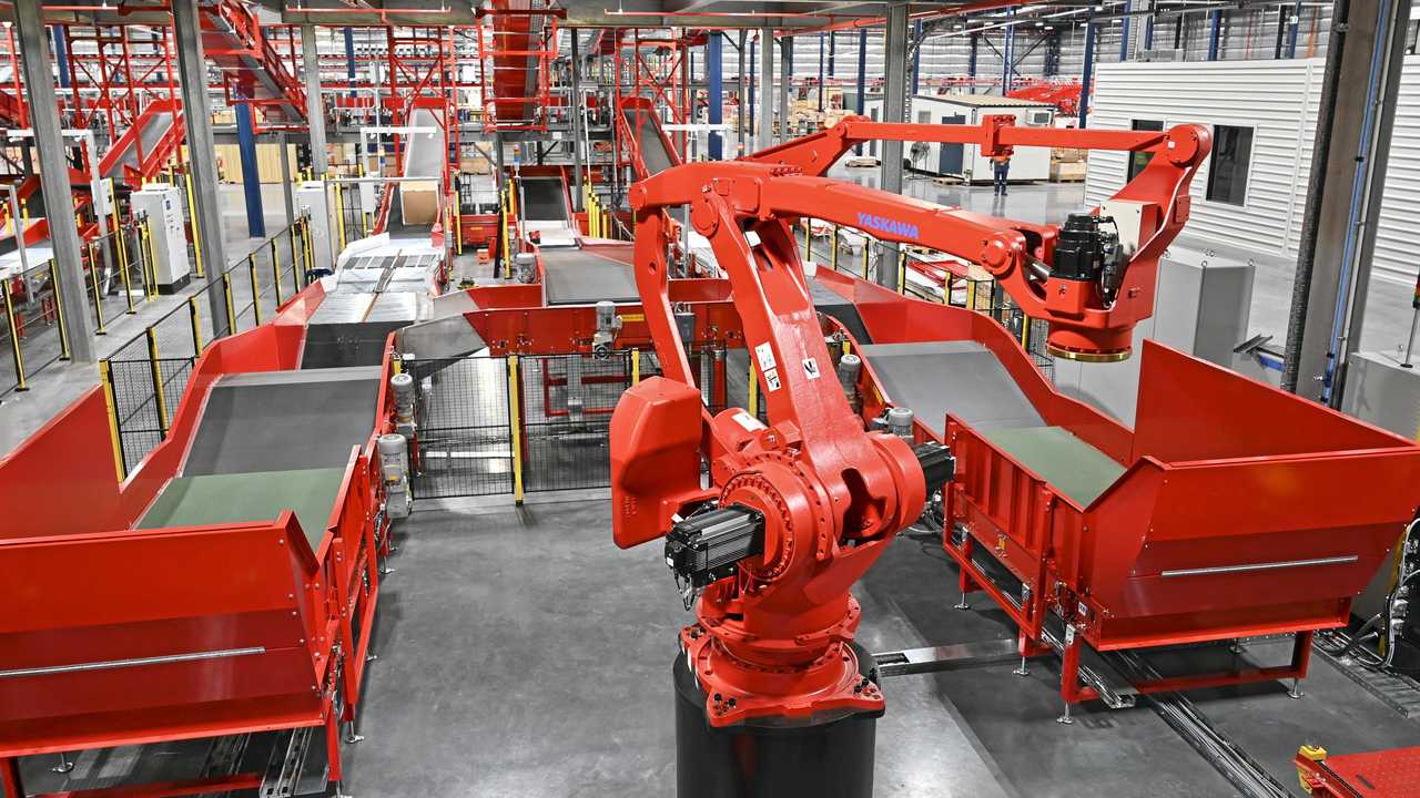 Robots at the new Redbank Australia Post facility. Picture: Cordell Richardson