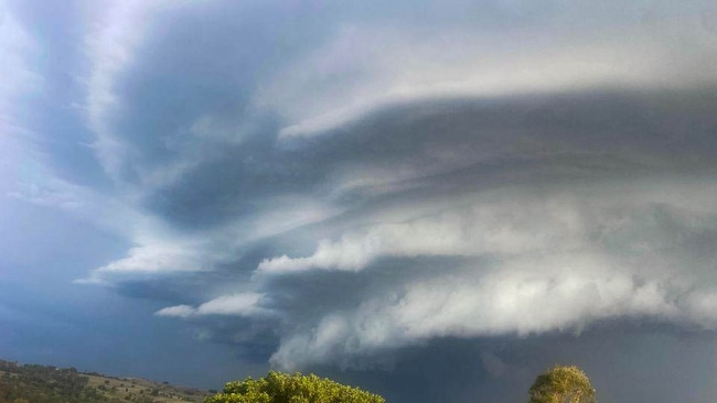 A huge supercell over Boonah in SEQ which is headed north towards Brisbane.