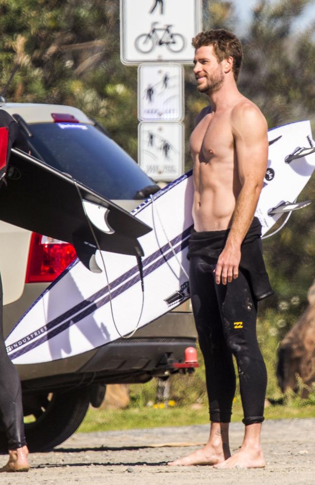 Liam stands tall. Again we ask: which one was the hotter Hemsworth?