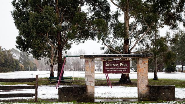 The park at Lachlan, taken at about 9:30am 3rd August 2015, was still snowing. Photo Megan Jackson DVG Snow Hobart