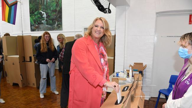 Independent candidate for North Sydney Kylea Tink votes at Naremburn School.