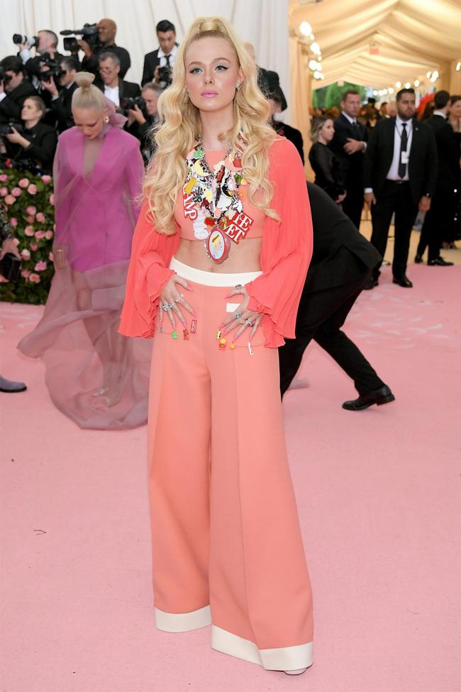 Elle Fanning attends the 2019 Met Gala.