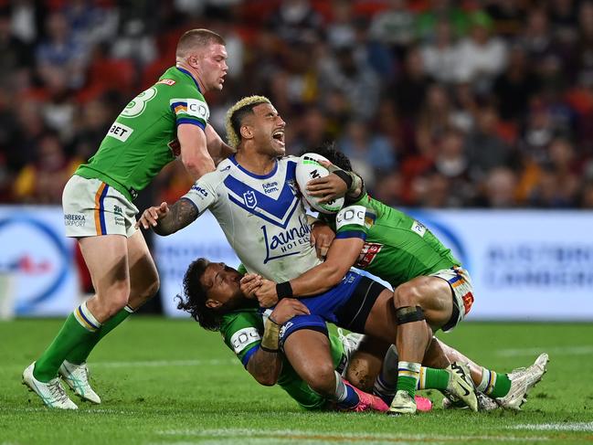 The hip drop tackle that saw Papali’i sin binned. Picture: NRL Imagery