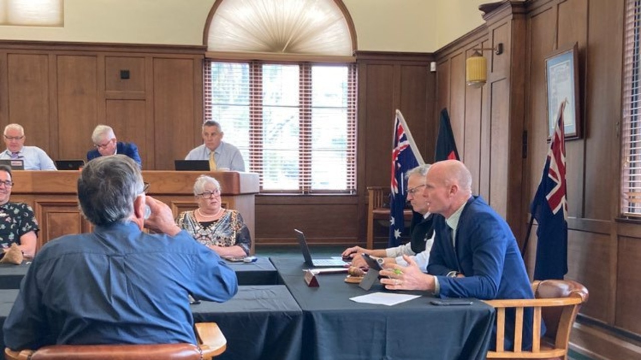 Gympie Mayor Glen Hartwig was forced to quieten down one of the two dozen people assembled in the gallery who interrupted discussion at Wednesday’s council meeting.