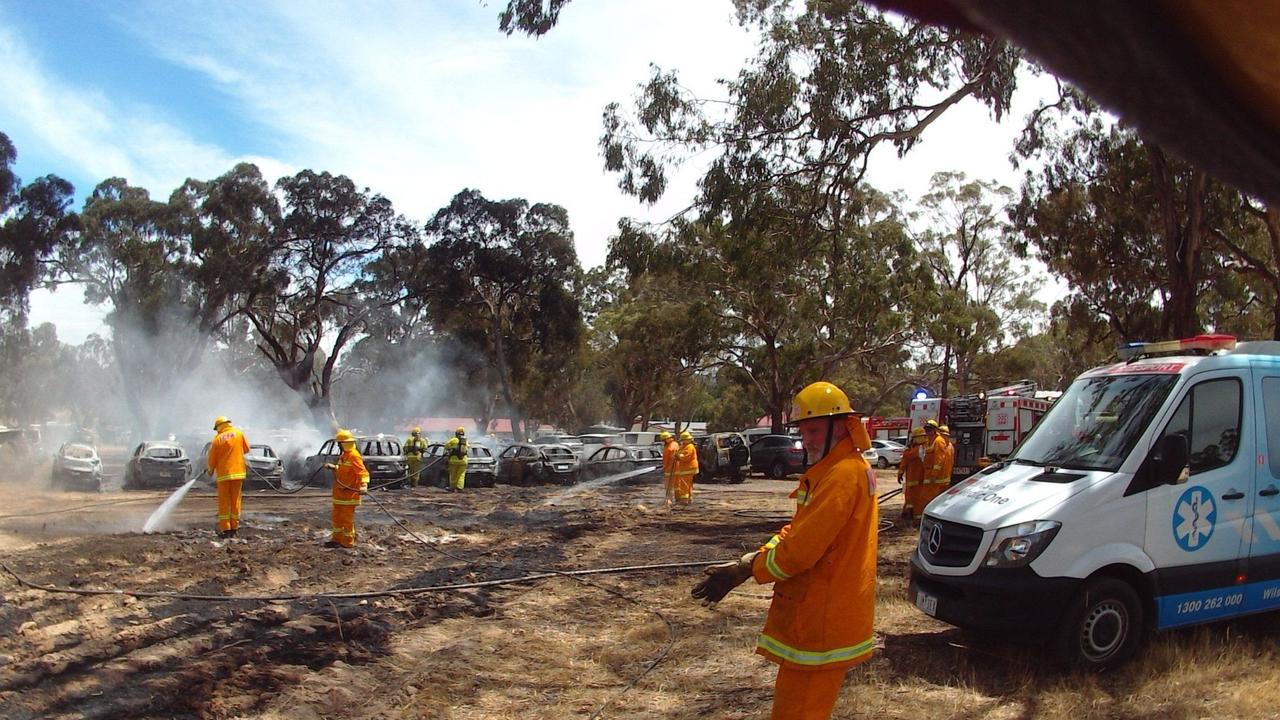 Great Western races cancelled by dramatic carpark fire Herald Sun