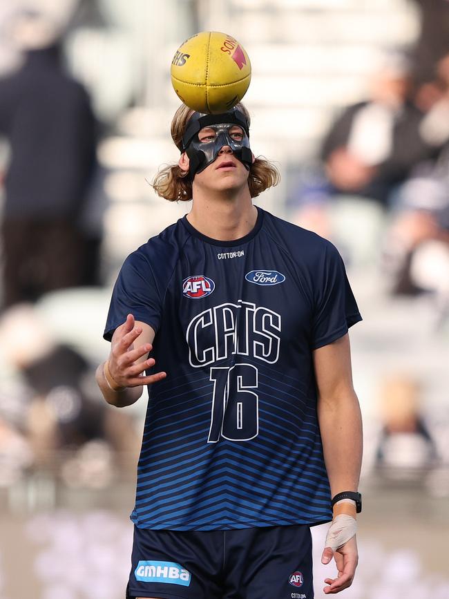 Sam De Koning wearing a protective mask on return from facial injuries. Picture: Robert Cianflone/Getty Images