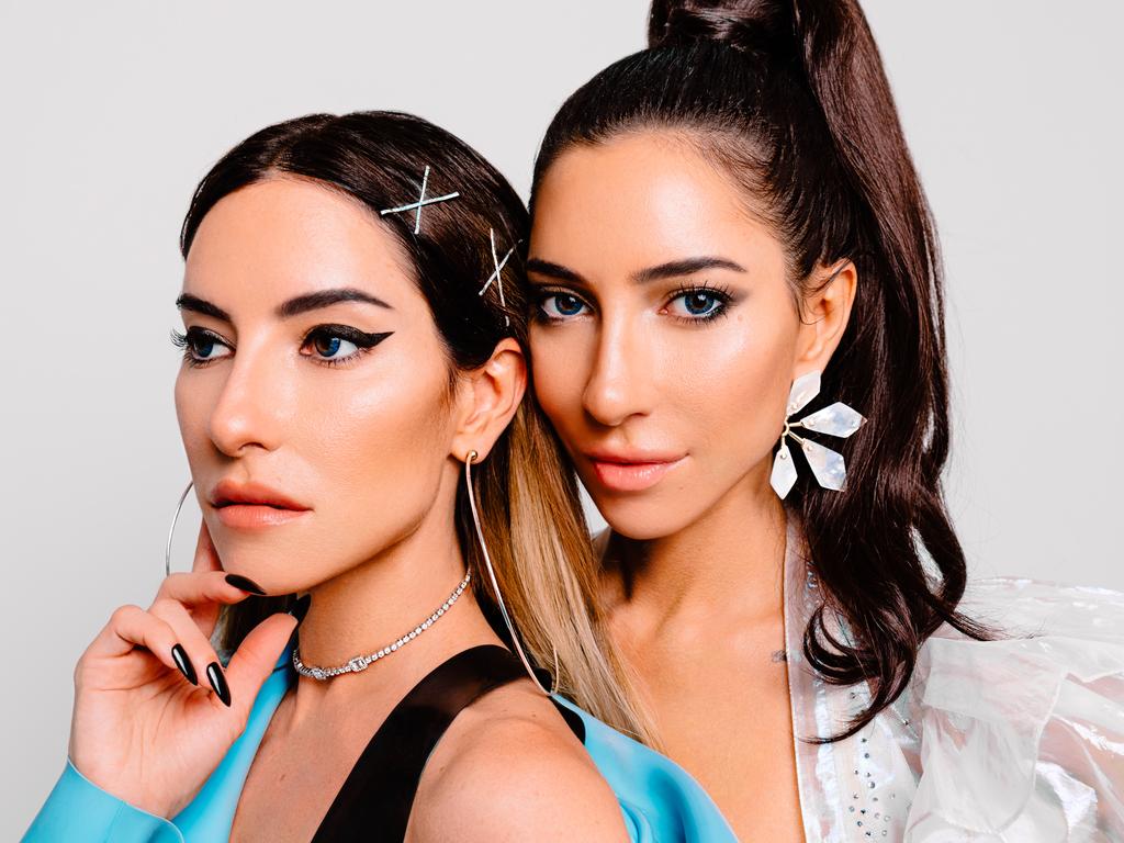 The Veronicas have condemned the airline for how they’ve handled the matter in the public sphere.