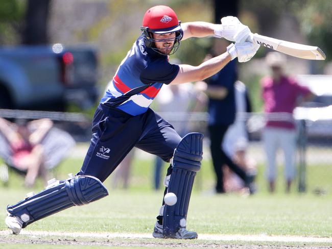 Footscray skipper Dylan Kight goes on the attack.