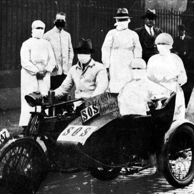 Units of the Influenza Administration Committee at work in Sydney during the Spanish flu epidemic of 1919.