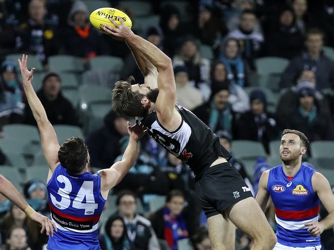 Justin Westhoff’s versatility troubled the Bulldogs. Picture SARAH REED