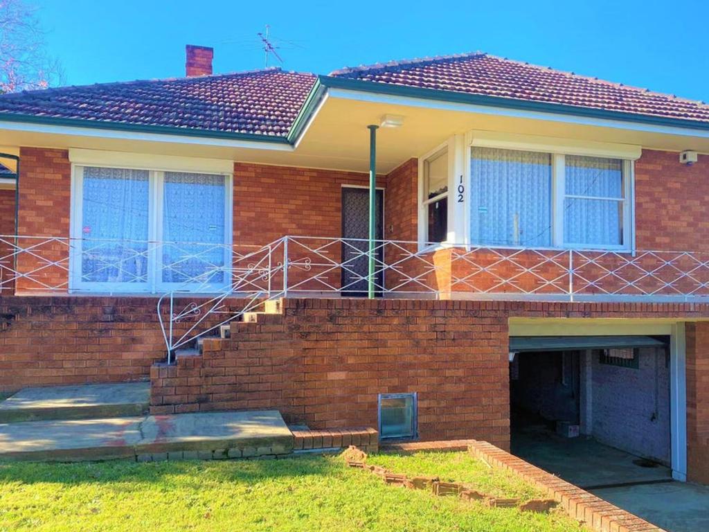 A house on Adderton Rd, Carlingford is up for rent for $790 per week.