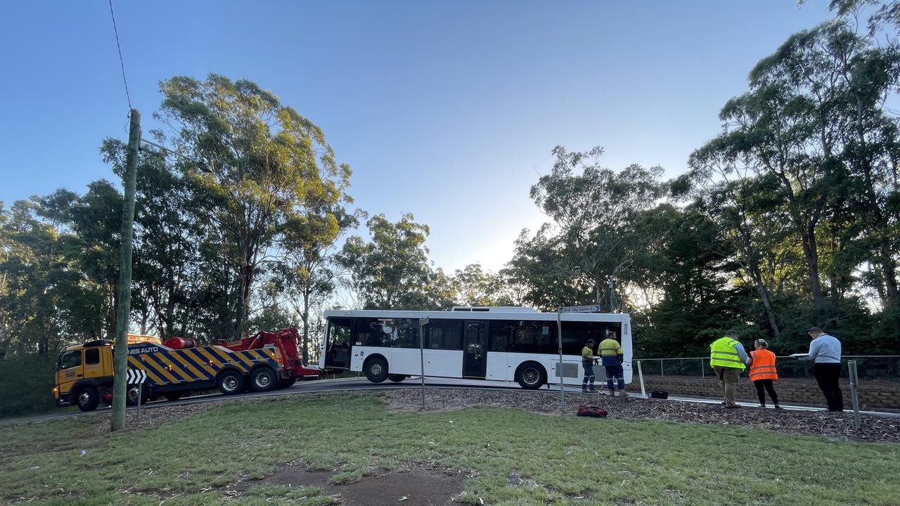 A bus broke down on Wednesday afternoon in Middle Ridge leaving a teenage girl injured and taken to hospital with leg burns. Picture: Christine Schindler