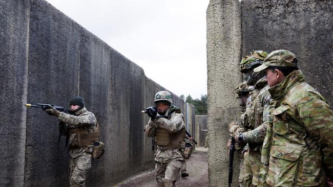 The Australian Defence Force of Operation Kudu, in South East England. This is the British-led mission to train members of the AFU (Force Ukraine) that Australia has been part of since January 2023. Chief of Army, Lieutenant General Simon Stuart, AO, CSC, Picture: Defence