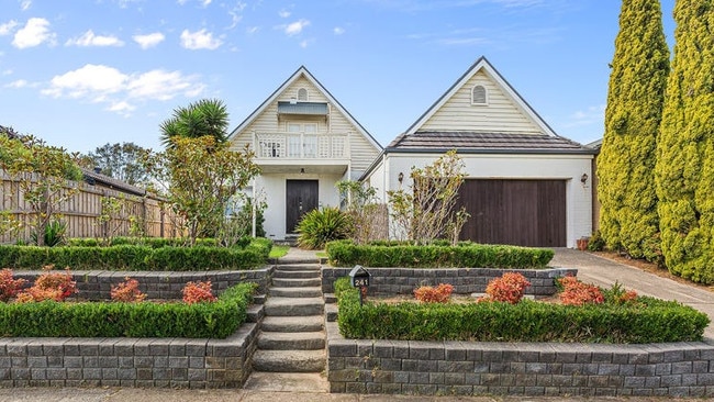 241 Heatherhill Road, Frankston just went under offer for $900,000 — the typical price for a Melbourne house right now.